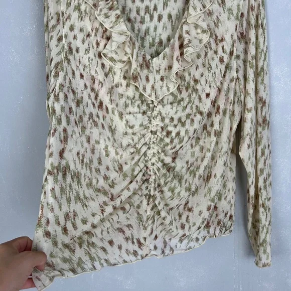 Cabi size XL Dapple top long sleeve ruched ruffle v-neck stretch mesh beige 4532 - Picture 6 of 14